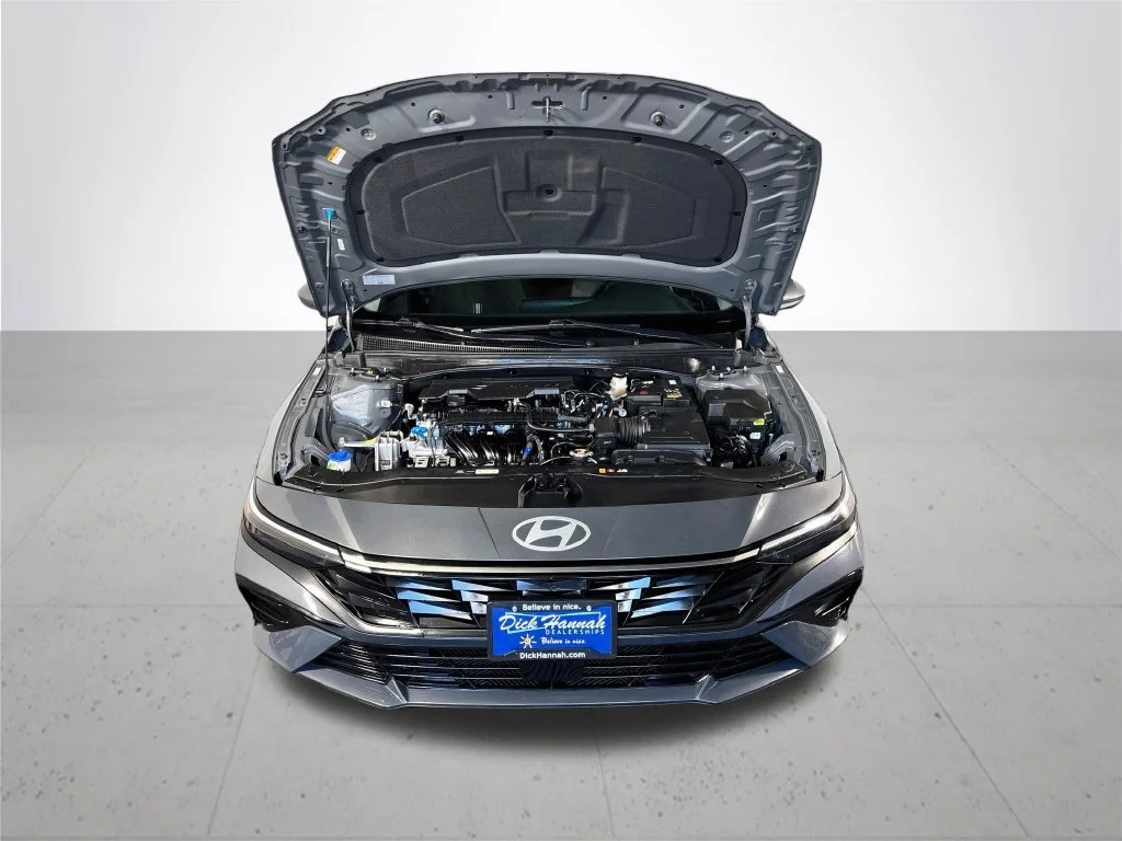 Used 2025 Gray Hyundai SEL Convenience image 23