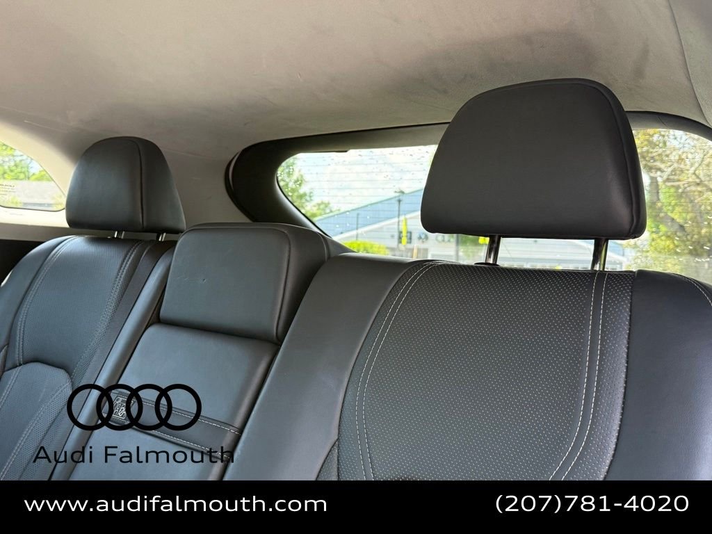 Used 2016 White Lexus 450h image 20