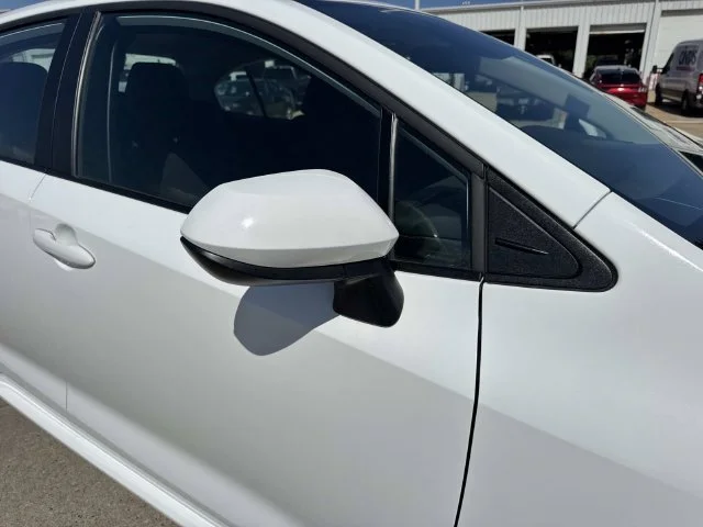 Used 2025 White Toyota LE image 23