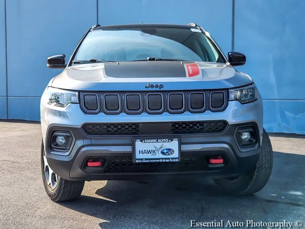 Used 2022 Silver Jeep Trailhawk image 4