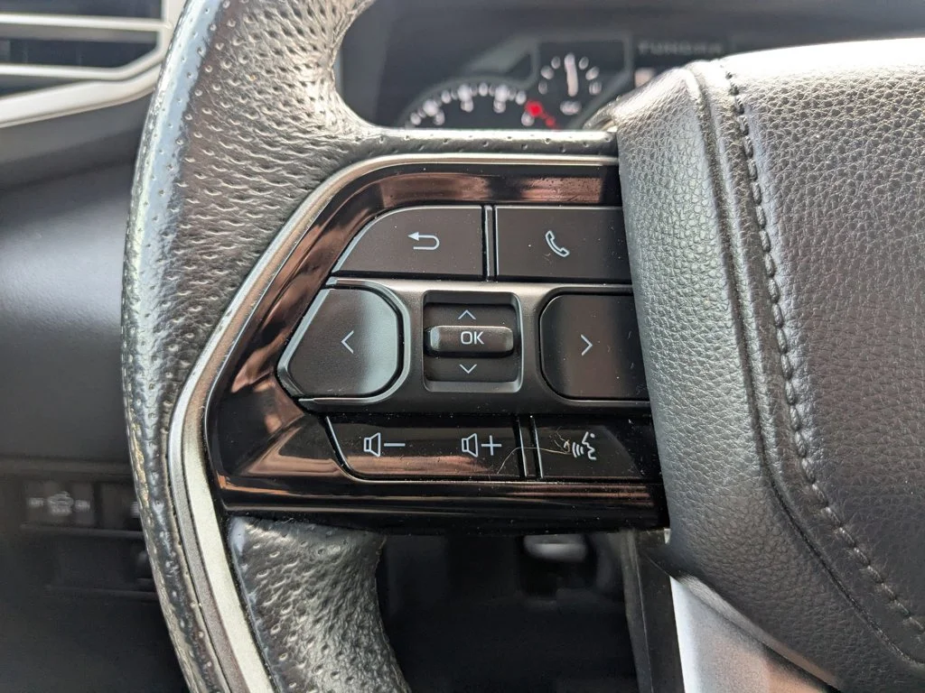 Used 2023  Toyota Limited image 21