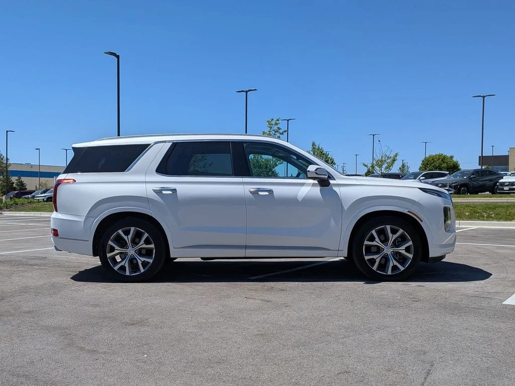 Used 2022 White Hyundai Limited image 8