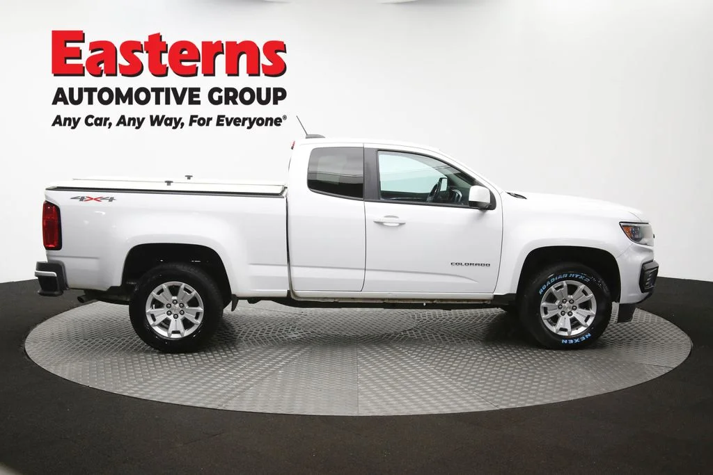 Used 2022 White Chevrolet LT image 4