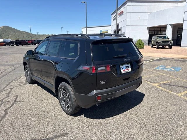 New 2026 Diamond Black Crystal Pearl-Coat Exterior Paint Jeep Laredo image 8
