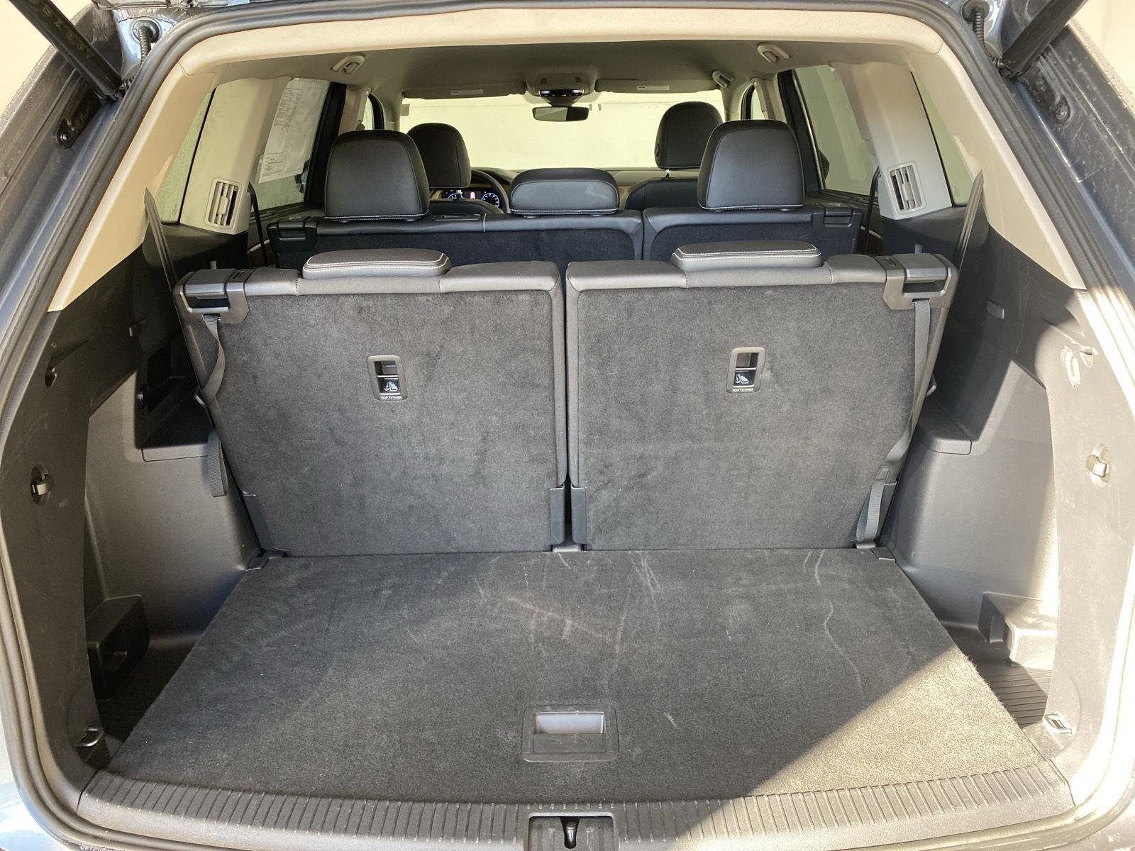 Used 2025  Volkswagen 2.0T SE w/Technology image 19