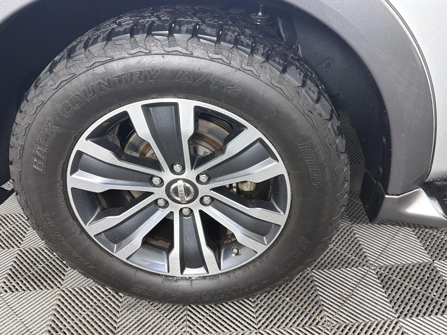 Used 2019 Brilliant Silver Metallic Nissan SL image 5