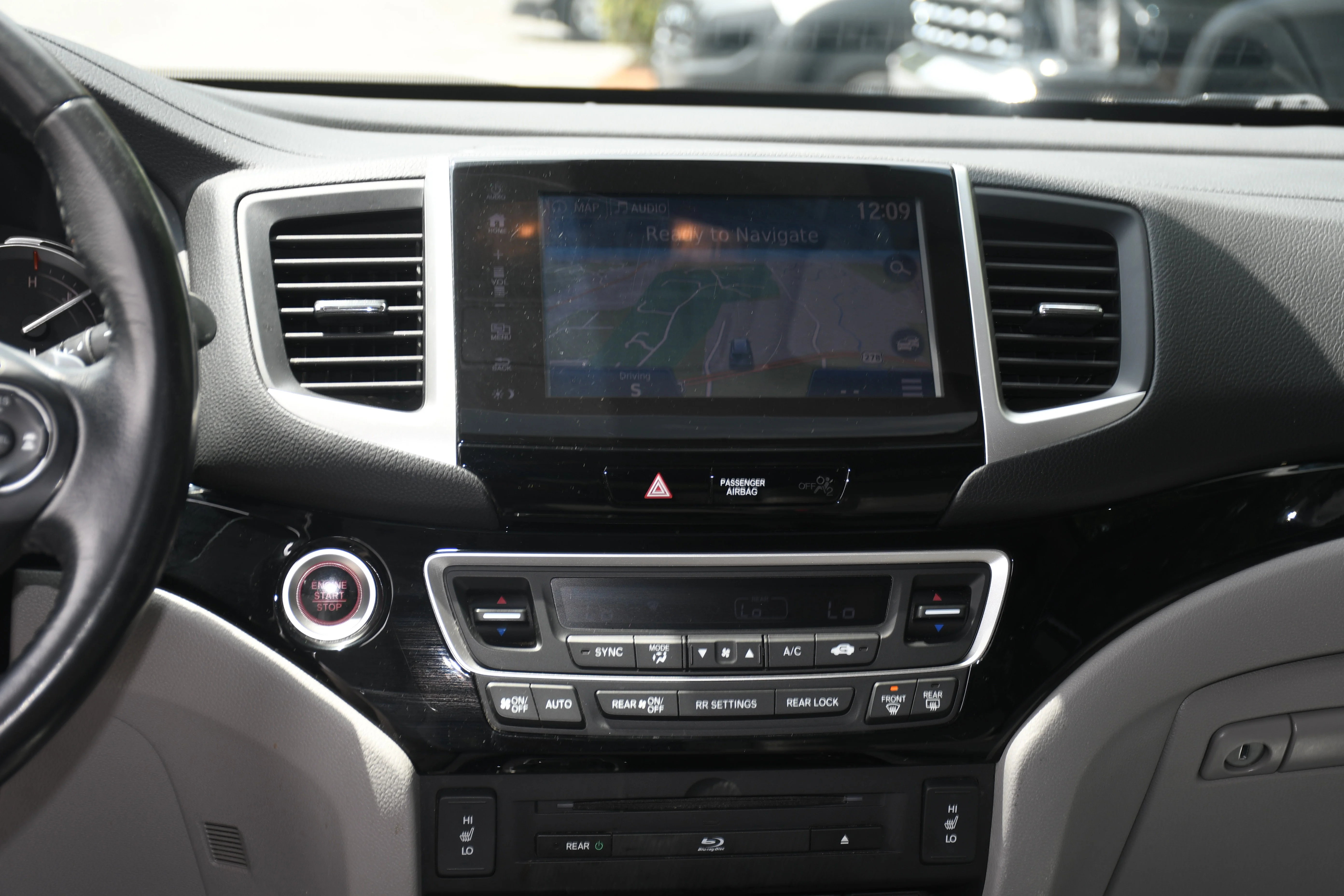 Used 2017  Honda Touring image 17
