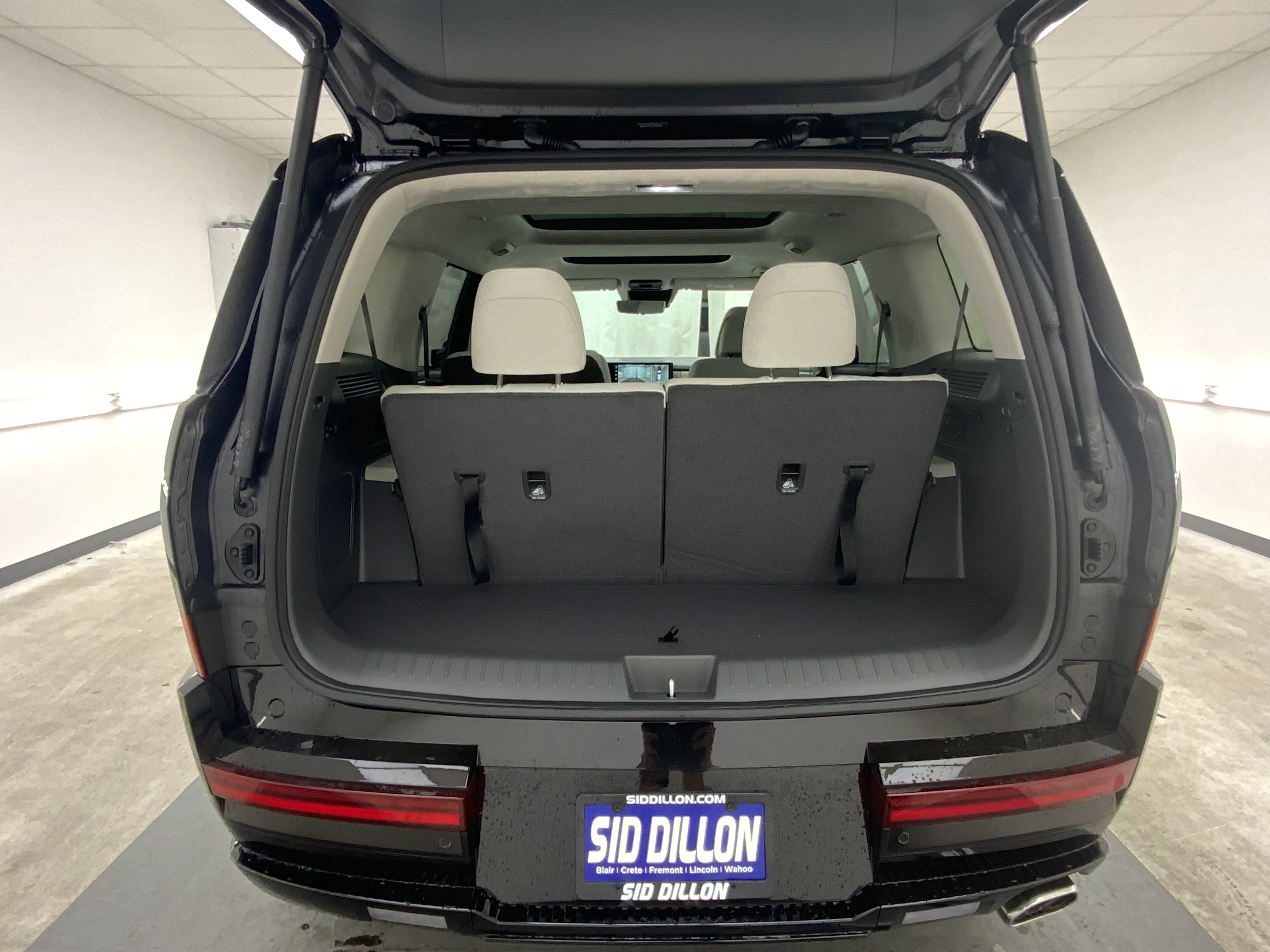 New 2026 Phantom Black Hyundai Calligraphy image 7