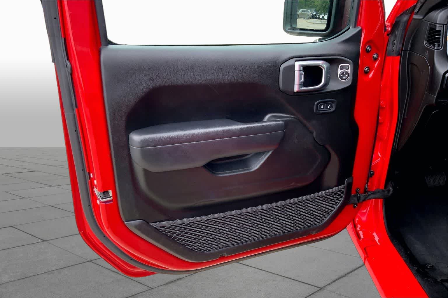 Used 2025 Firecracker Red Clearcoat Jeep Sport S image 21