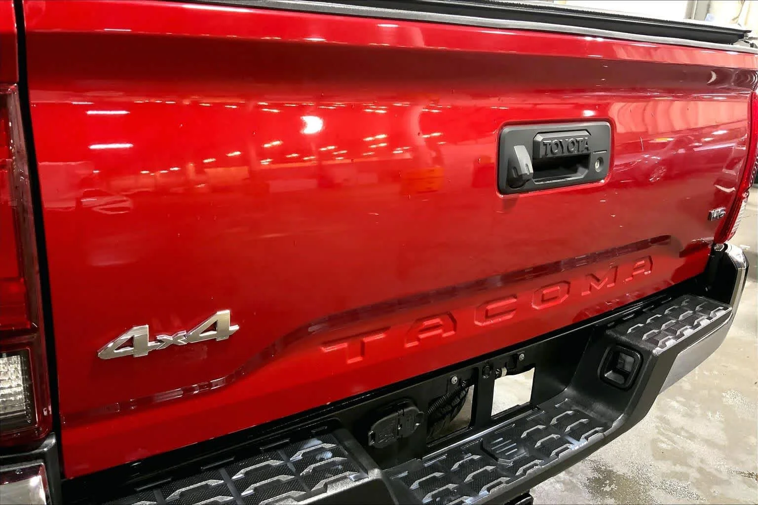 Used 2021 Barcelona Red Metallic Toyota SR5 image 31