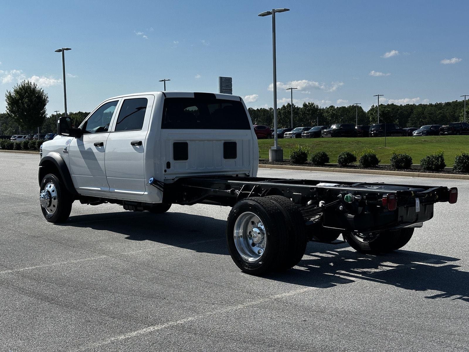 New 2026 Bright White Clear-Coat Exterior Paint RAM Tradesman image 6