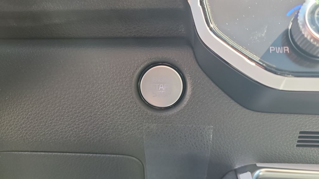 New 2026 Snow White Pearl Kia SX image 24