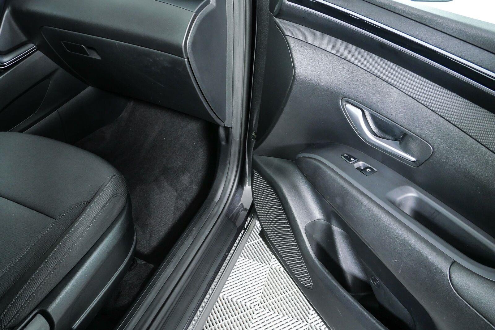 Used 2023 Portofino Gray Hyundai SE image 21