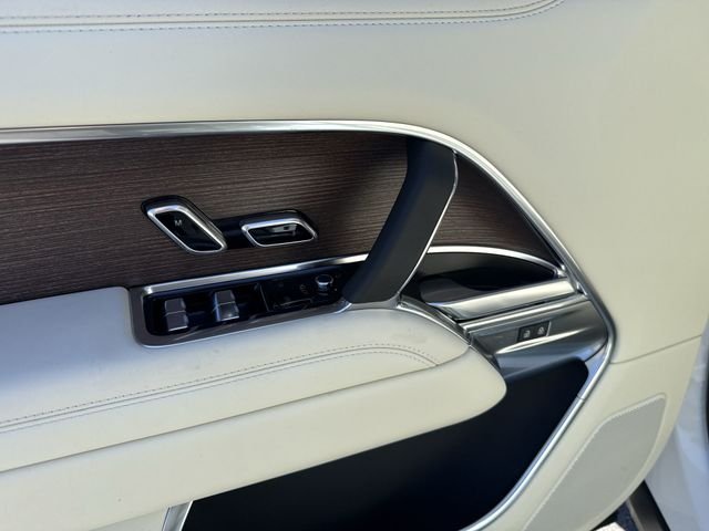 New 2026 Fuji White Land Rover SE image 11