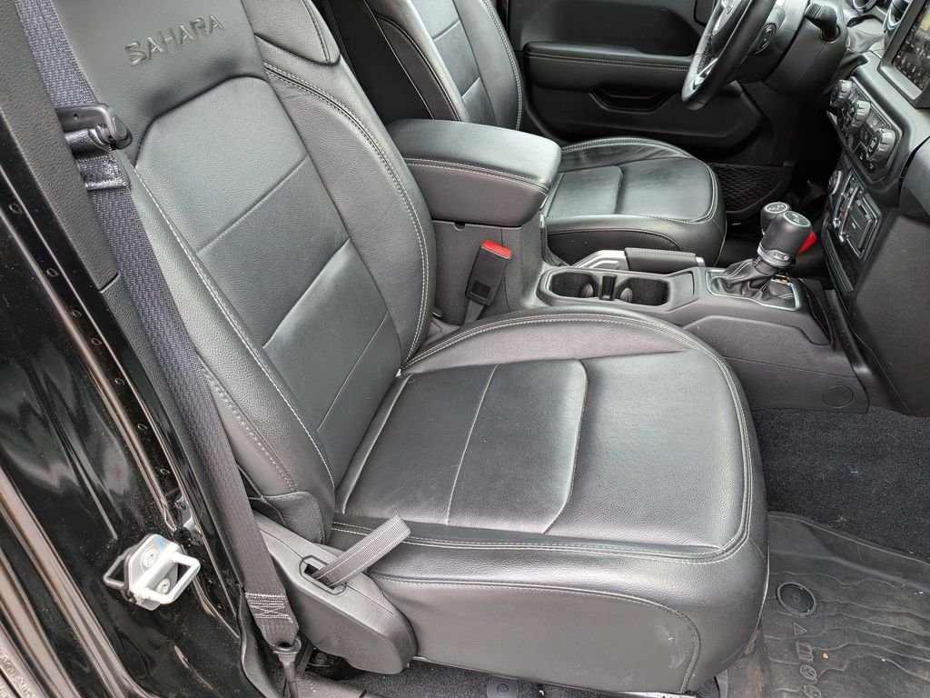 Used 2022 Black Jeep Unlimited Sahara image 28