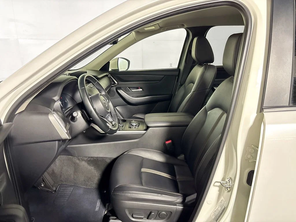 Used 2024 White Mazda 3.3 Turbo Select image 11