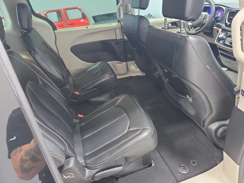 Used 2023 Silver Chrysler Touring L image 16