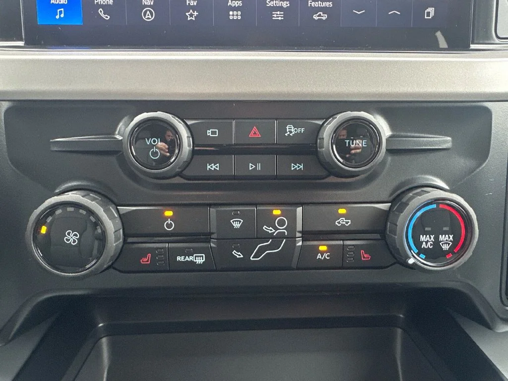 New 2027 Black Ford XLT image 15
