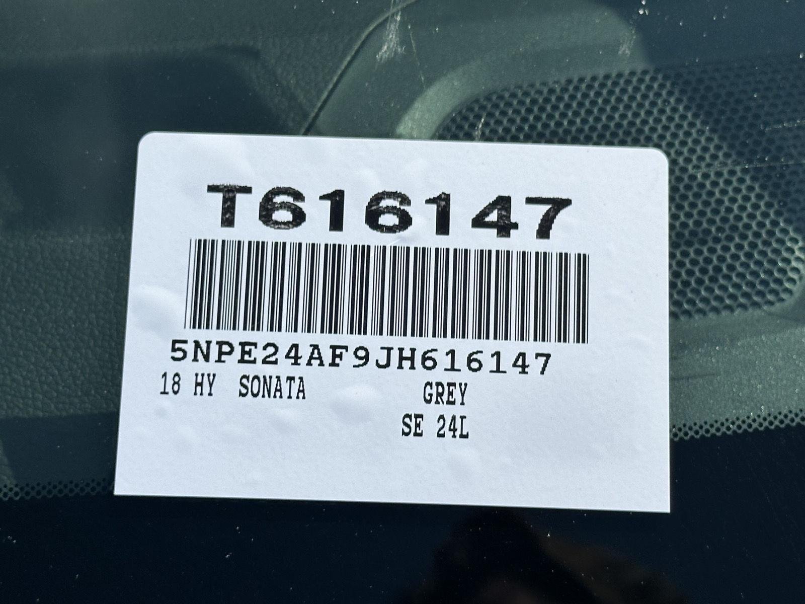 Used 2018 Machine Gray Hyundai SE image 15