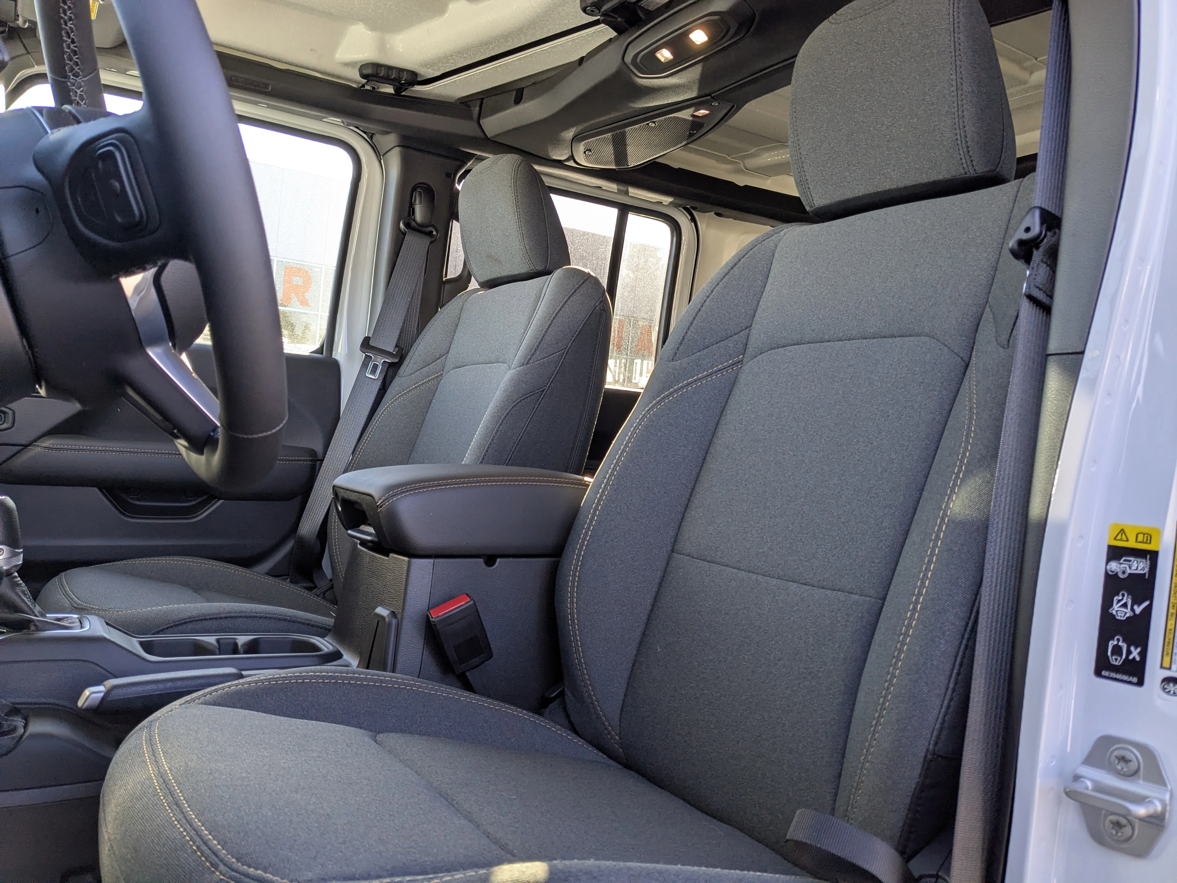 New 2025 White Jeep Sahara - - 12.3 inch display - Blind Spot Mon - Body Color 3 Piece HT - & Tons More! image 13