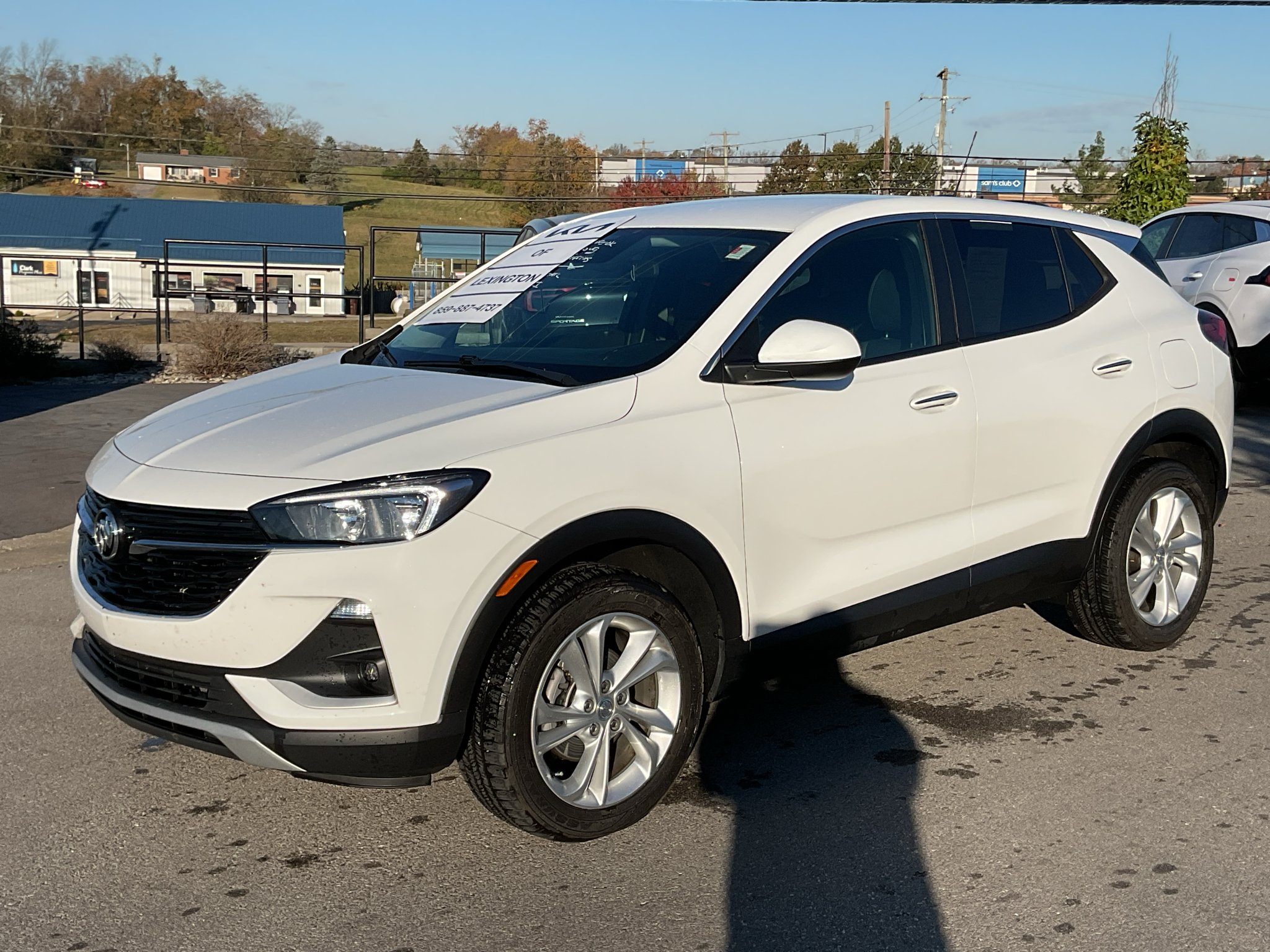 Used 2023 Summit White Buick Preferred image 7