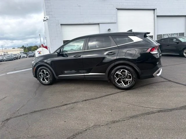 Used 2024 Black Kia LX image 17
