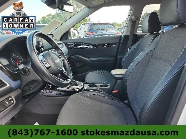 Used 2023 White Kia S image 15