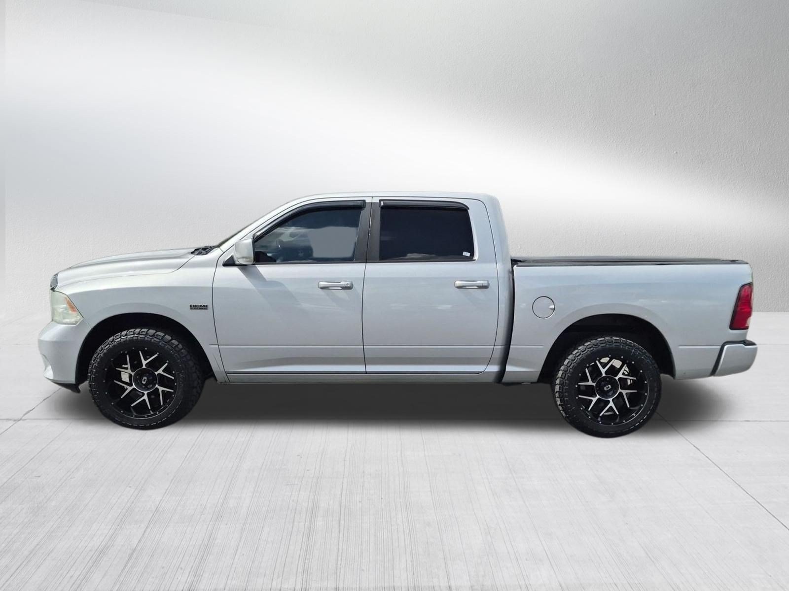 Used 2012  Ram Sport image 2