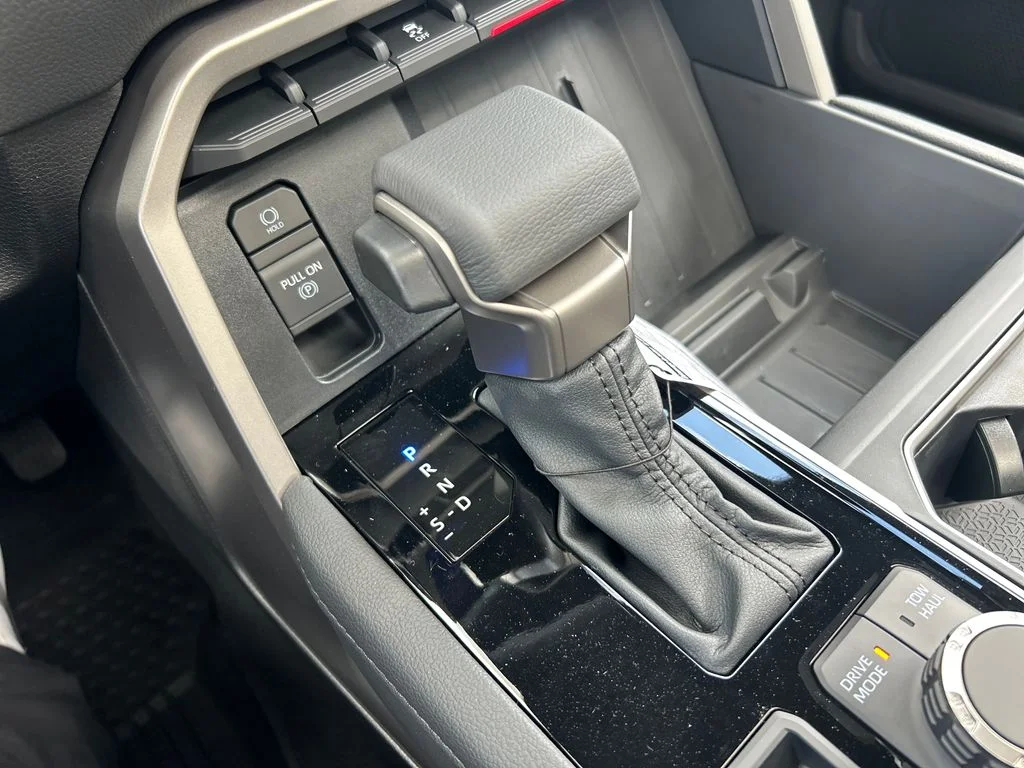 2026 Toyota Tundra Limited - Photo 16