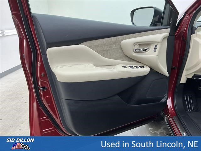 Used 2022 Scarlet Ember Tintcoat Nissan SL image 16
