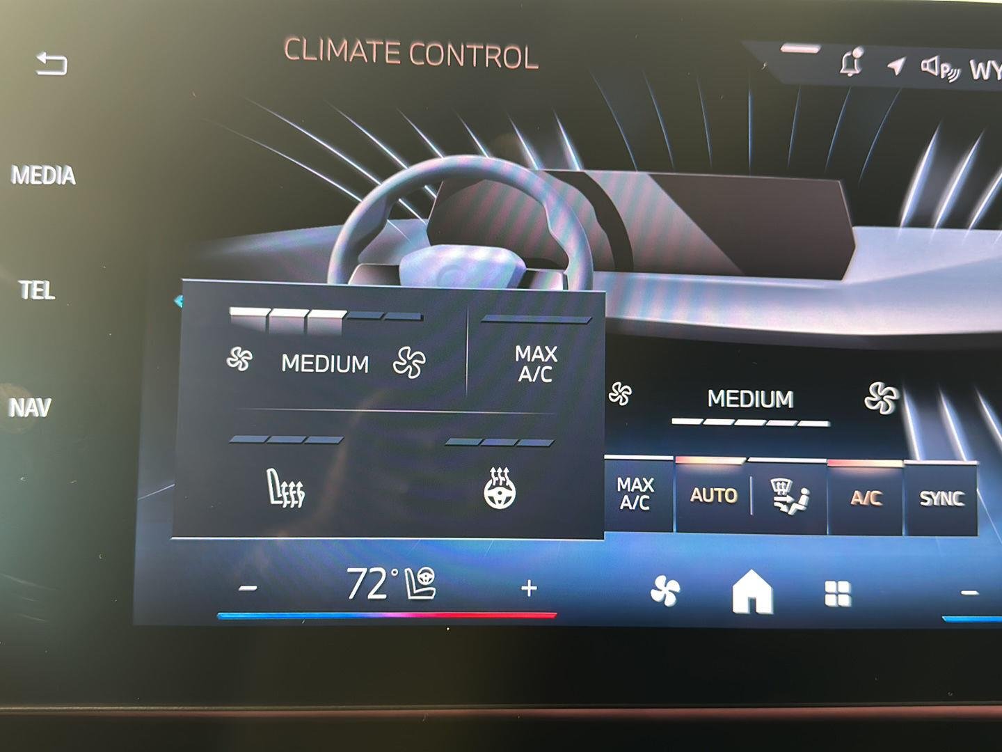 Used 2025 Mineral White Metallic BMW xDrive28i image 14