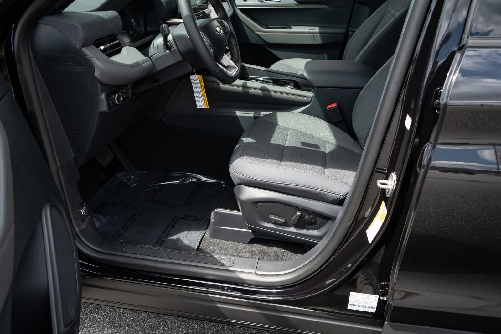 New 2027 Agate Black Metallic Ford Active image 17