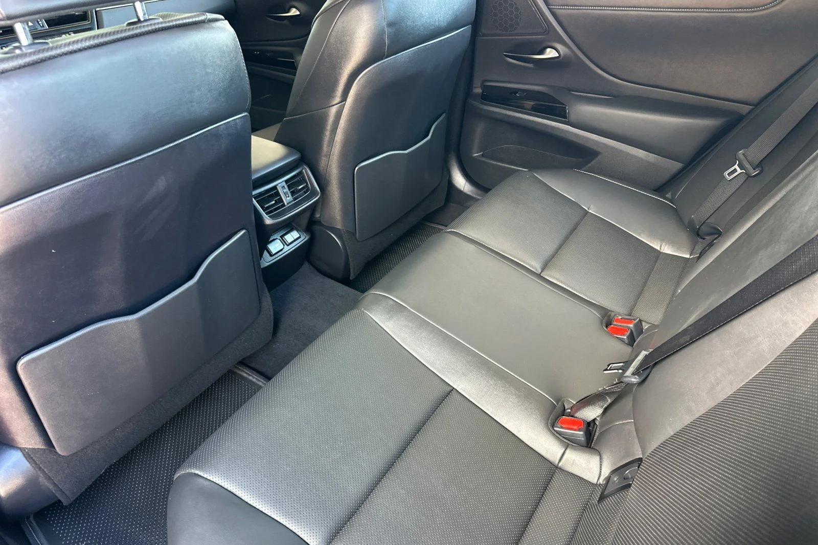 Certified Used 2024 IRIDIUM Lexus 350 image 9