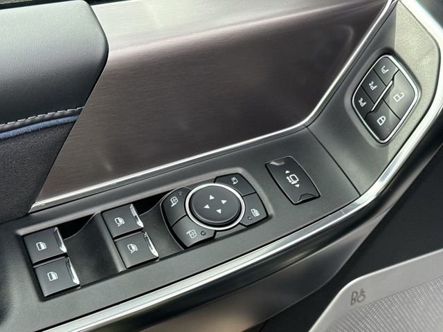 Used 2026  Ford Platinum image 15