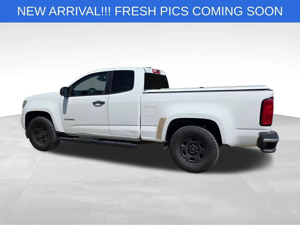 Used 2015 SUMMIT WHITE Chevrolet 2WD WT image 4