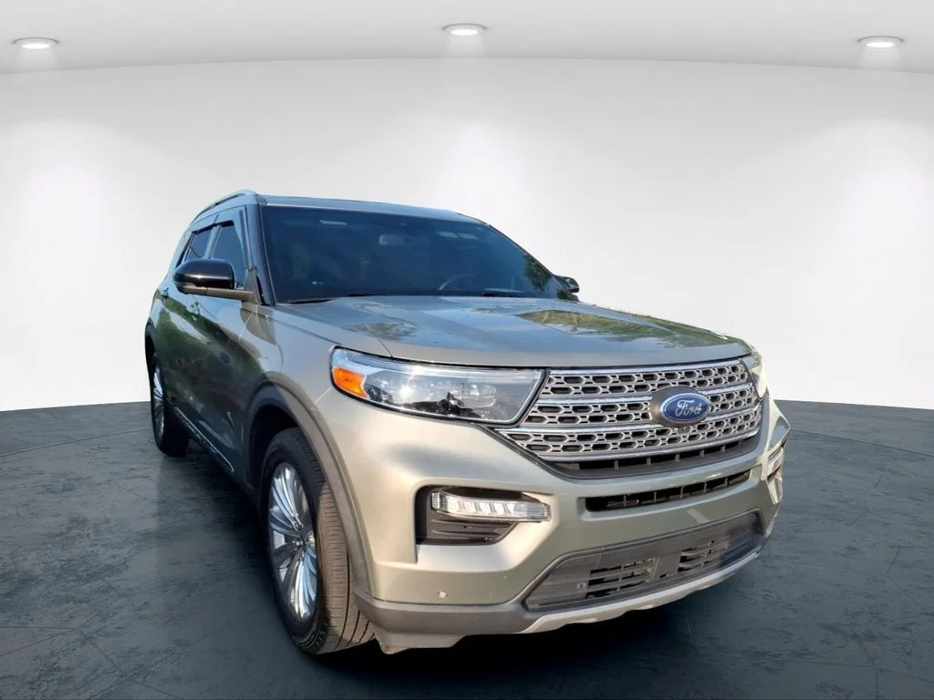 Used 2020 Green Ford Limited image 12