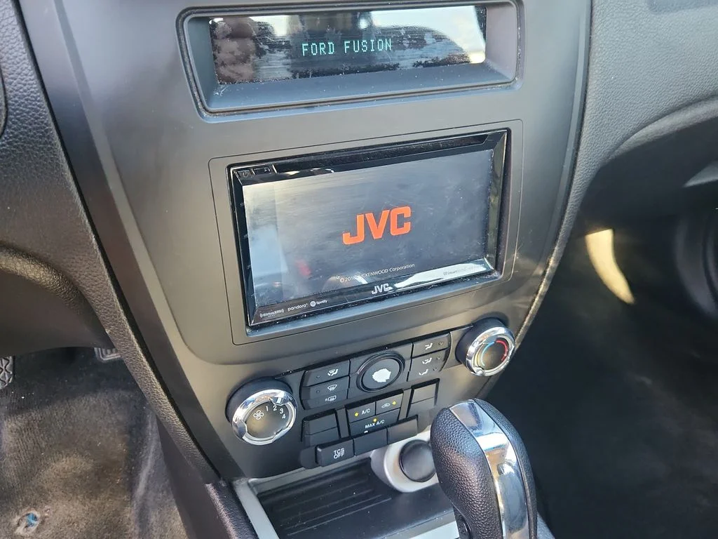 Used 2012 Blue Ford SE image 24