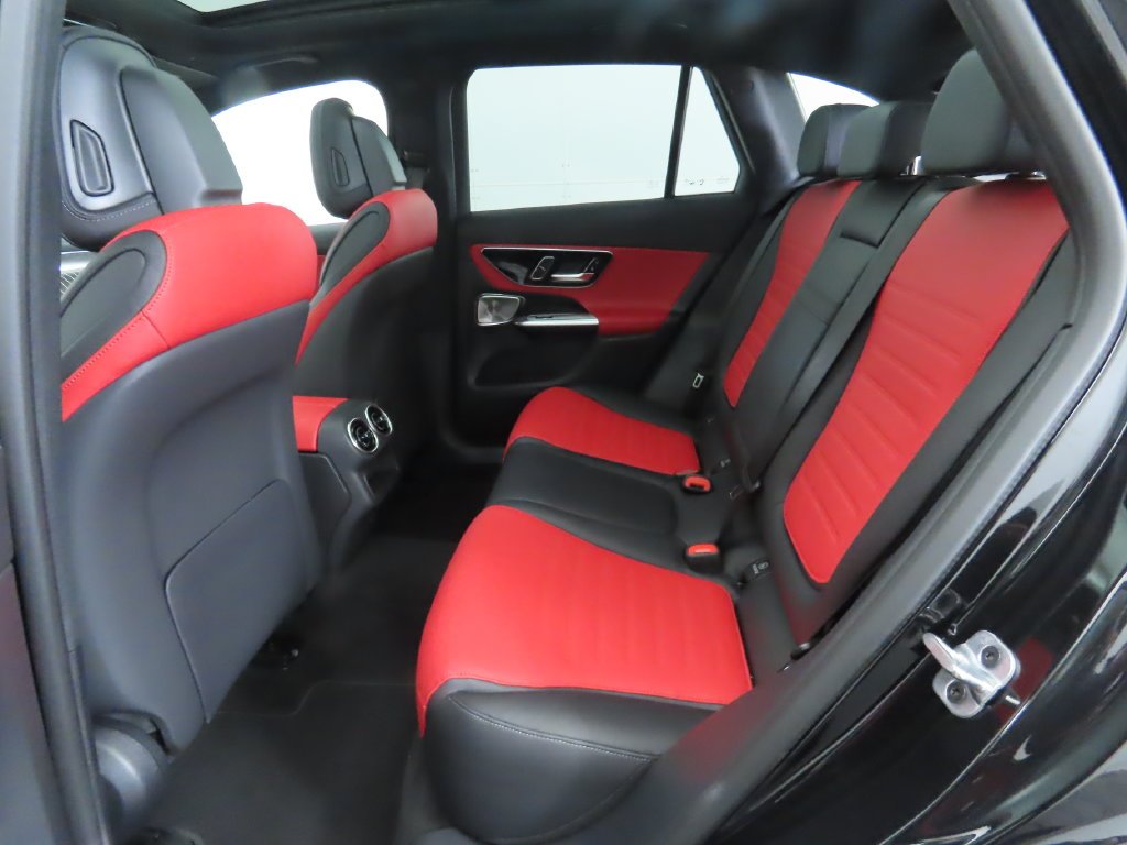Used 2026 Obsidian Black Metallic Mercedes-Benz GLC 300 image 23