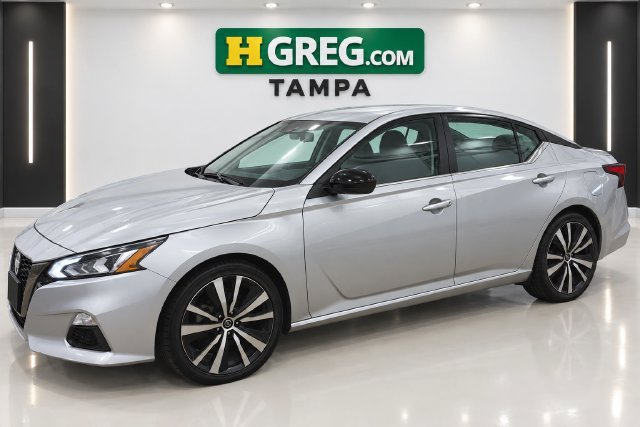 Used 2021 Brilliant Silver Metallic Nissan 2.5 SR image 1