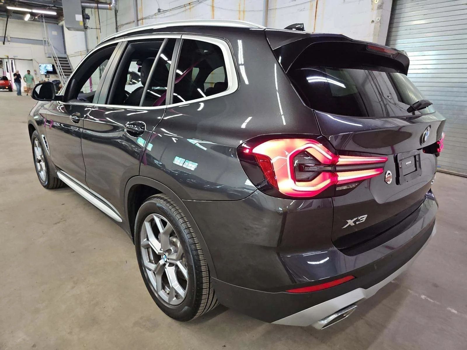 Used 2023 Dark Graphite Metallic BMW xDrive30i image 2