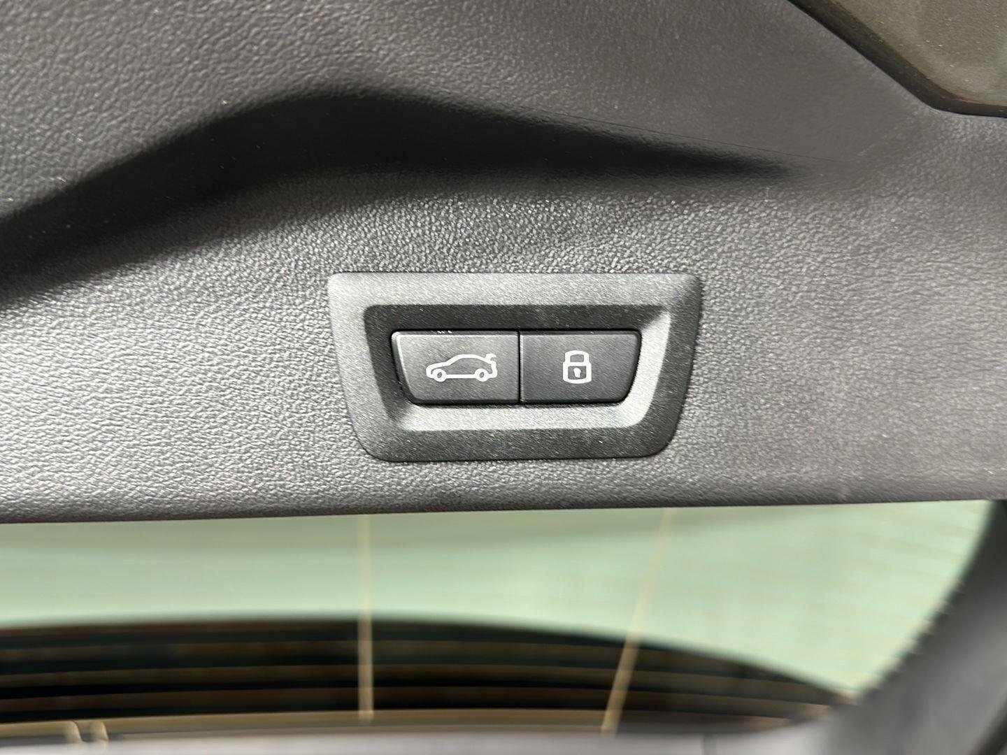 New 2026 Manhattan Green Metallic BMW xDrive50e image 16
