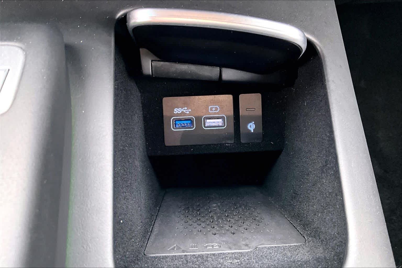 Used 2024 Capri Blue Genesis 2.5T image 32