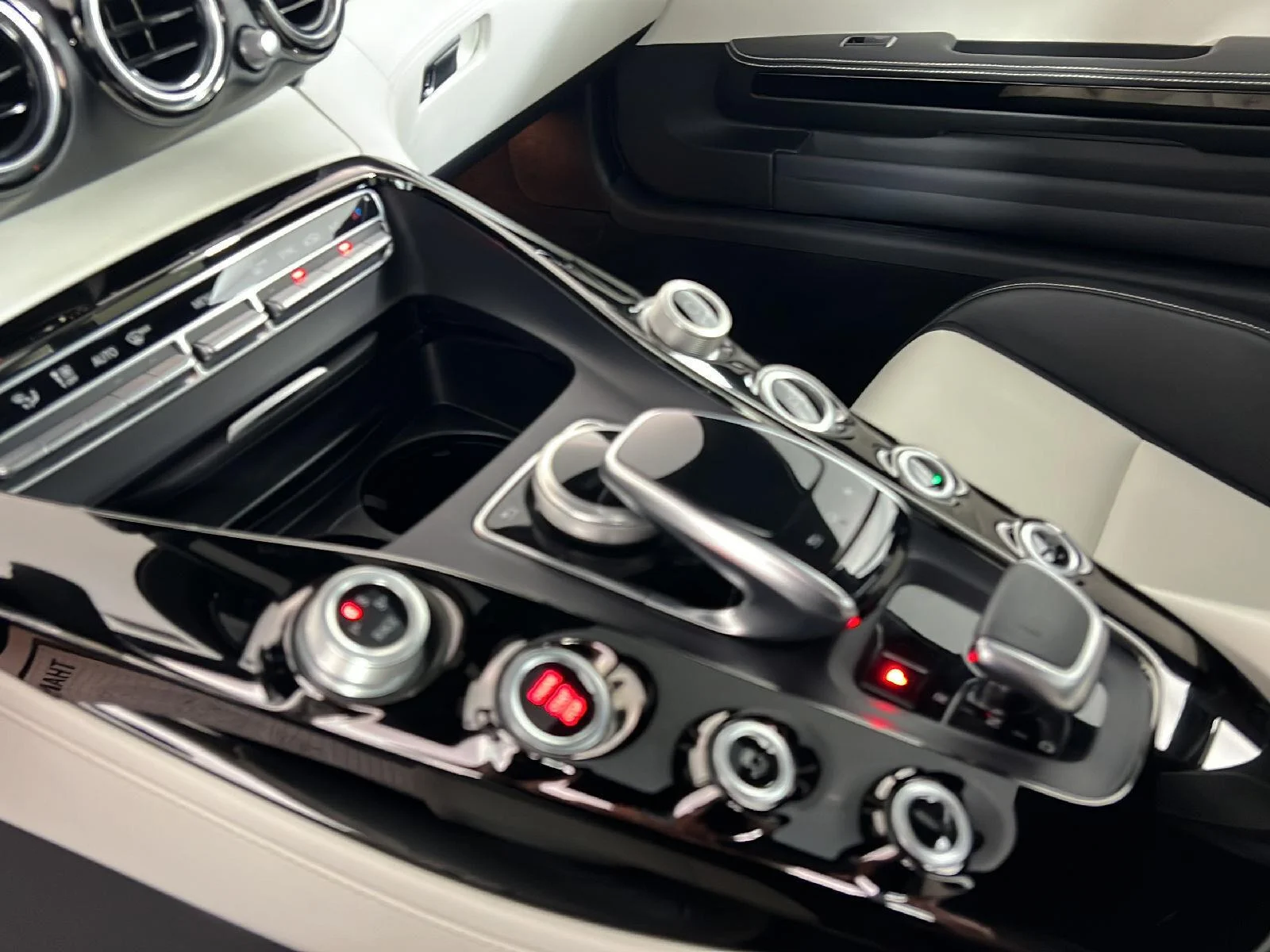 Used 2016 Diamond White Mercedes-Benz S image 30