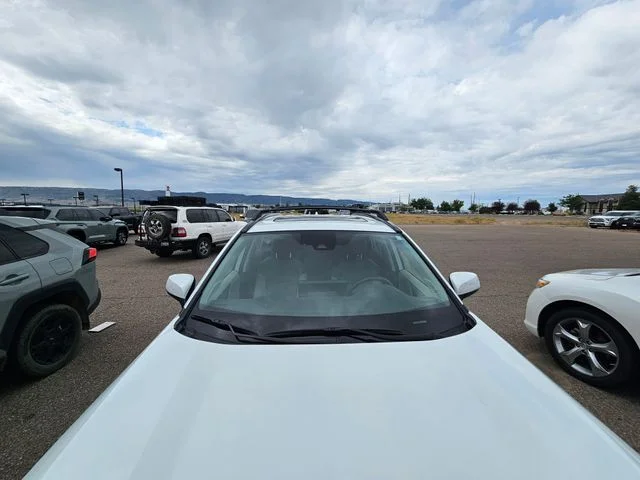 Used 2025 Wind Chill Pearl Toyota XLE Premium image 4