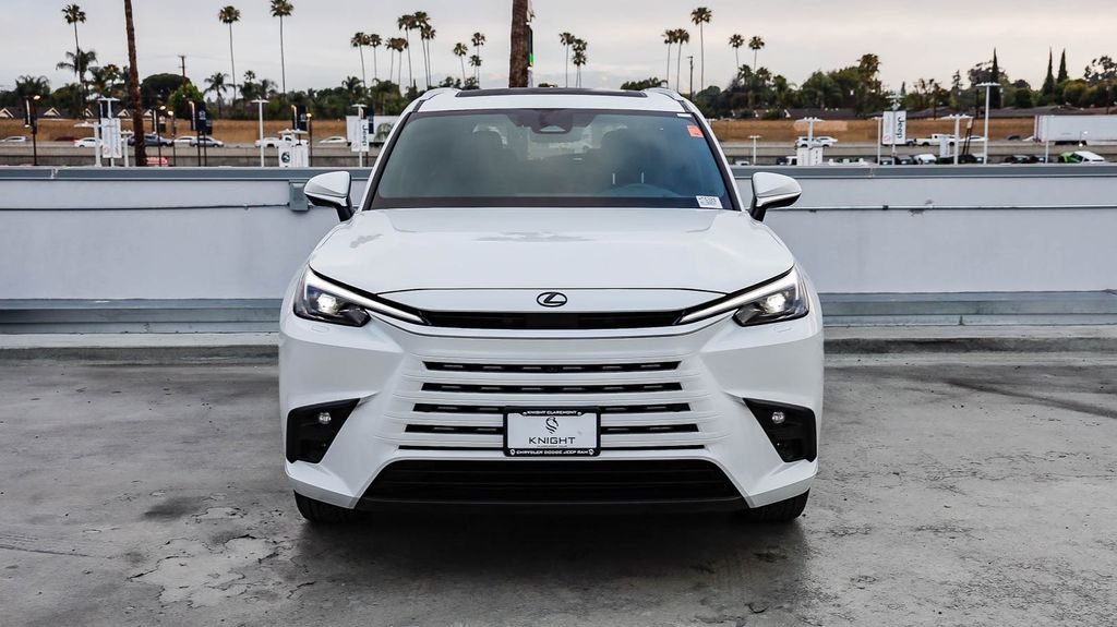 Used 2025 Pearl Lexus 350 Luxury image 3