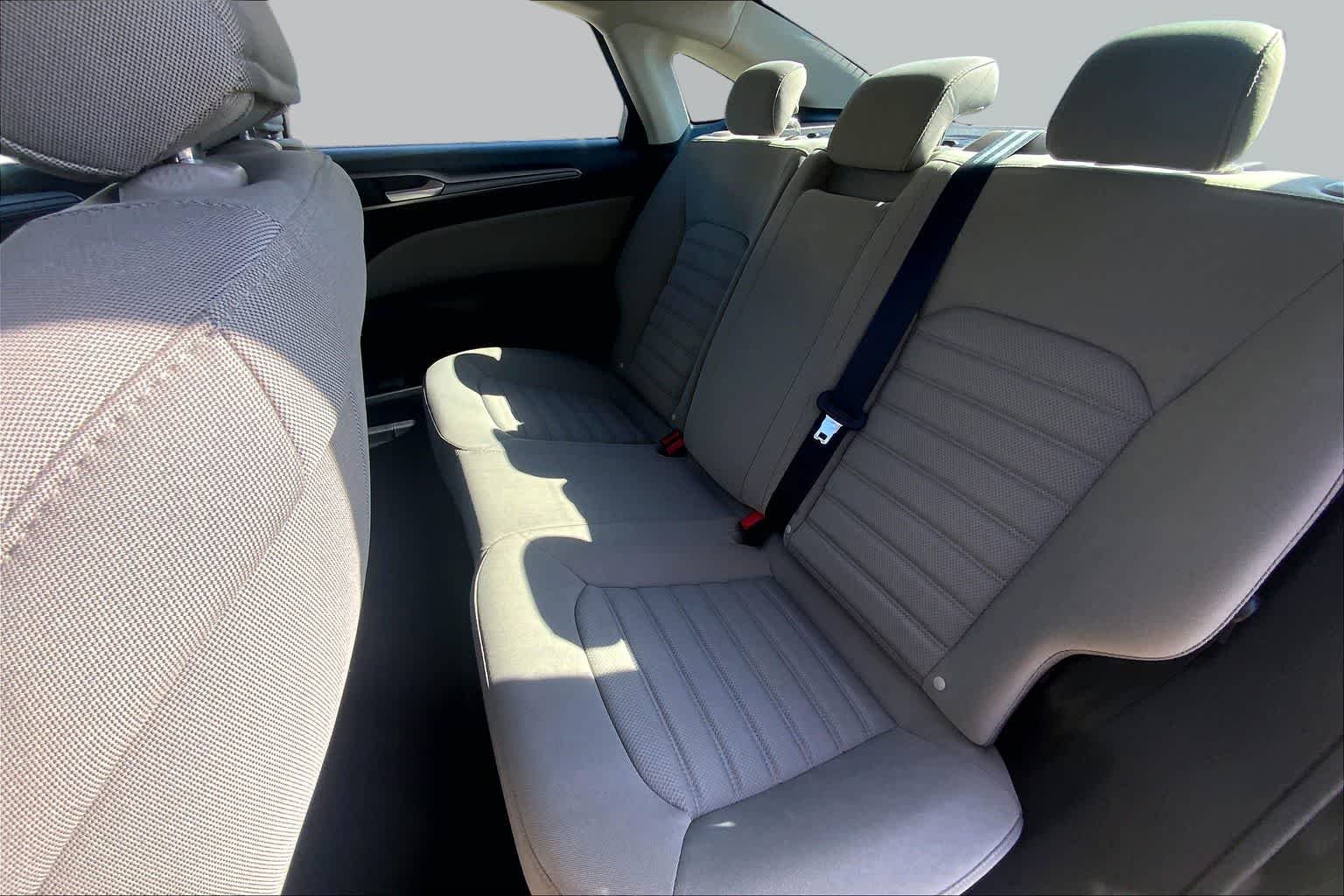 Used 2018 Shadow Black Ford S image 20