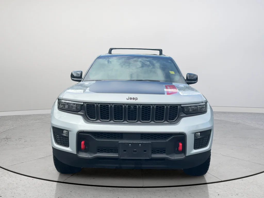 Used 2022 Silver Jeep Trailhawk image 4