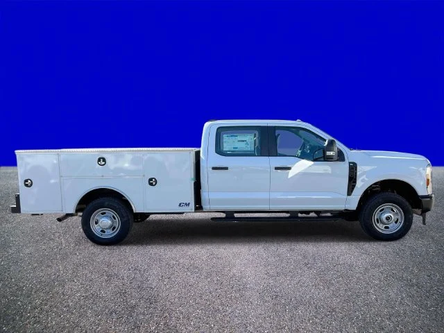 New 2027 Oxford White Ford F-350® XL image 2