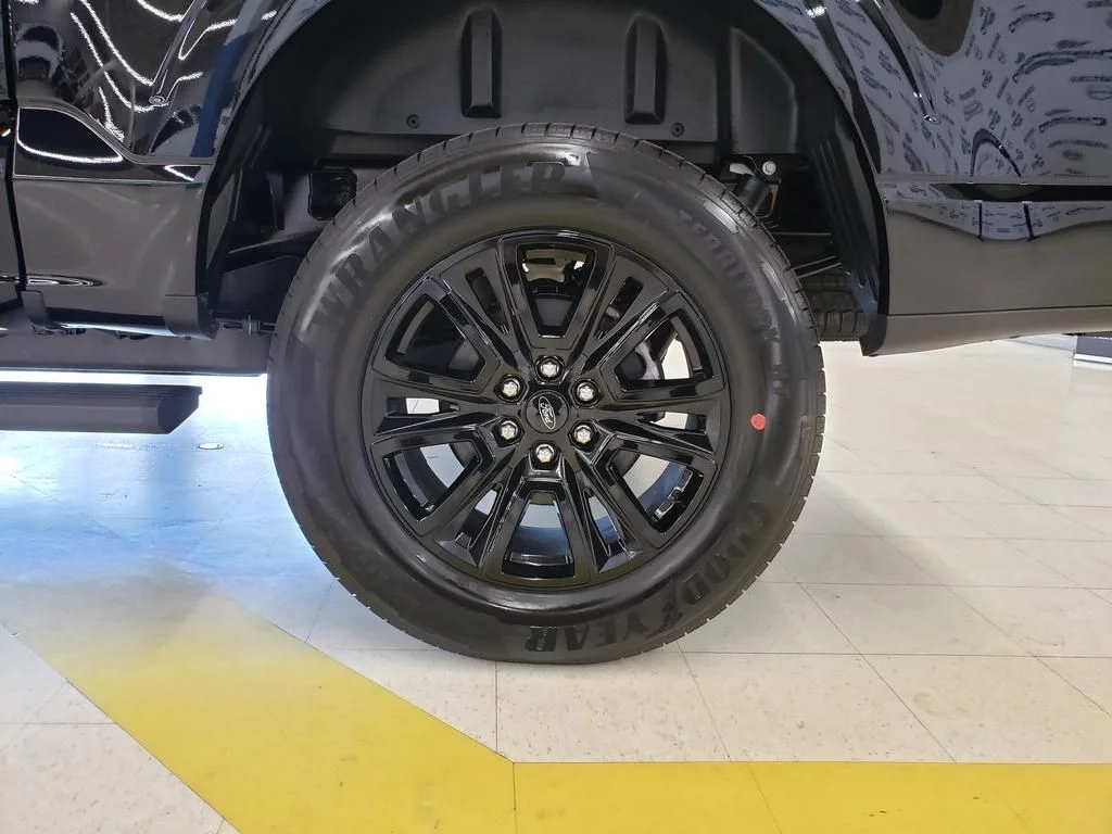 New 2026 Agate Black Metallic Ford Platinum® image 26