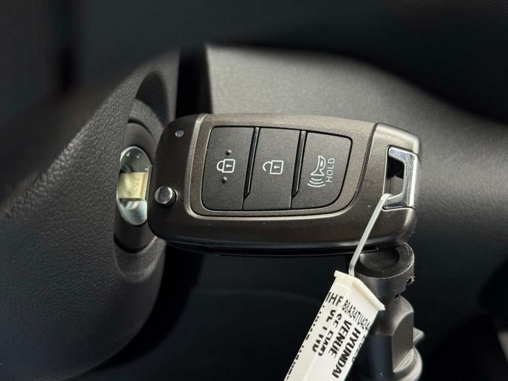 2026 Hyundai Venue SE - Photo 25